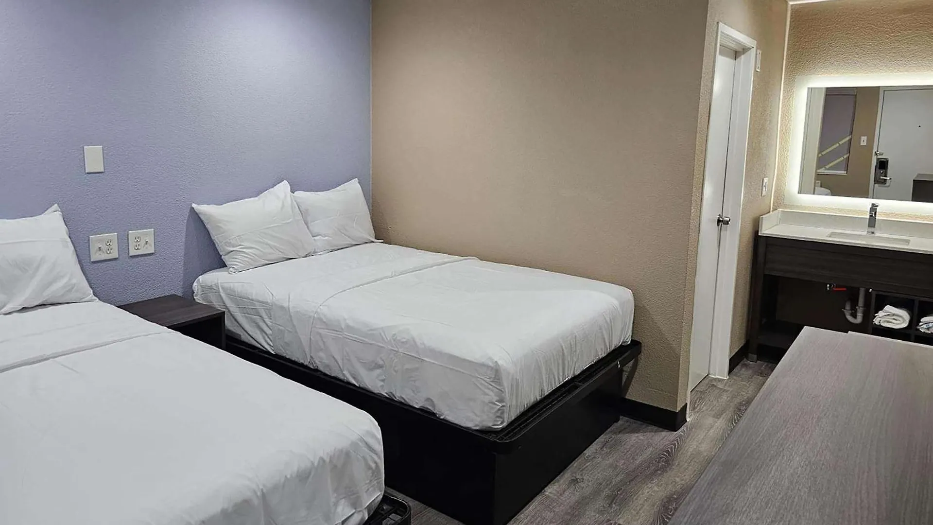 4 Budget Hotels Near Gold Rush in Big Spring That Deliver Value