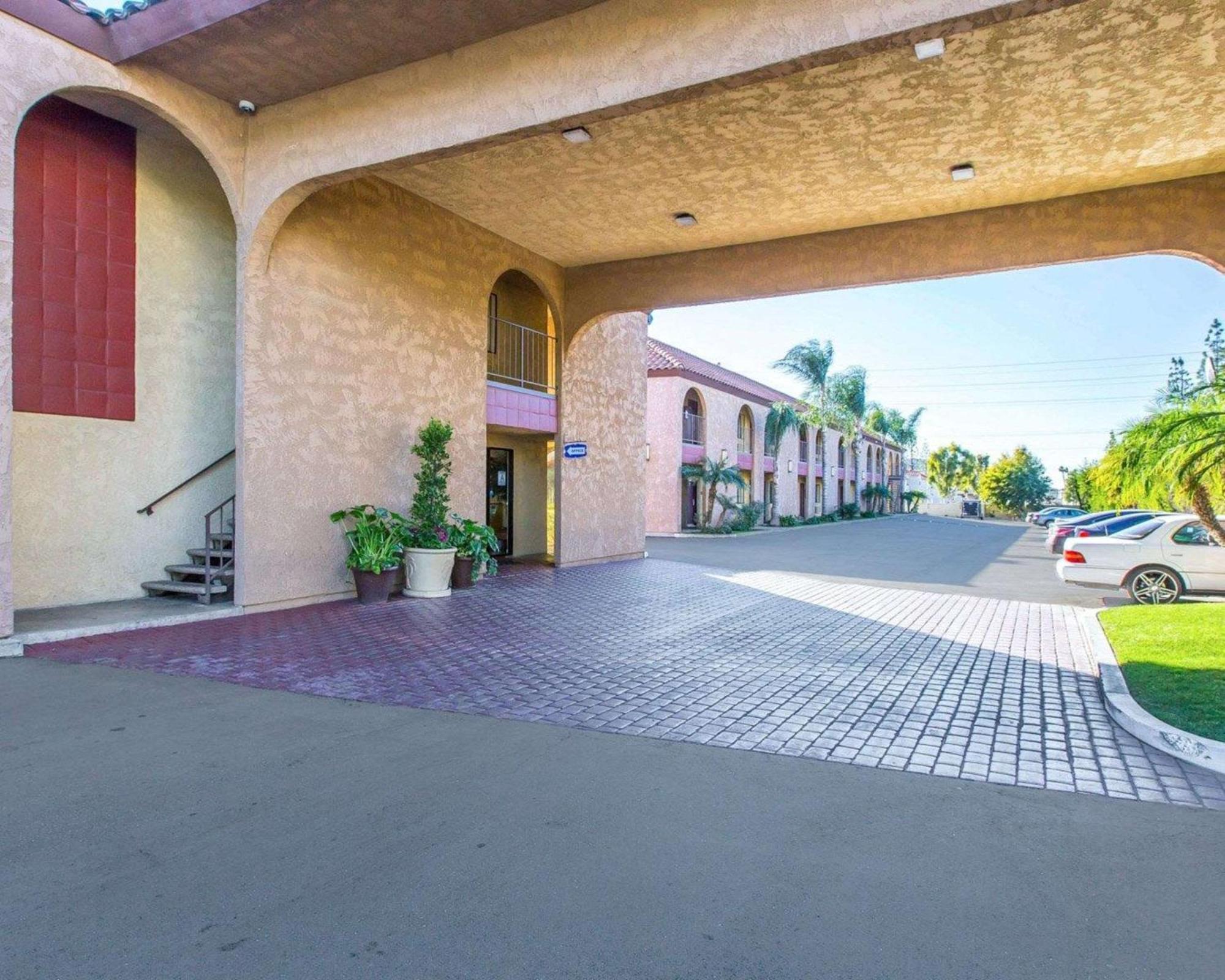 8 Airport Hotels Near Loma Linda University School of Medicine Worth Booking